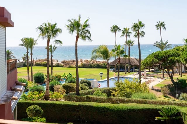 2 slaapkamer Appartement te koop in Elviria, Marbella met zwembad - € 890.000 (Ref: 9586803)