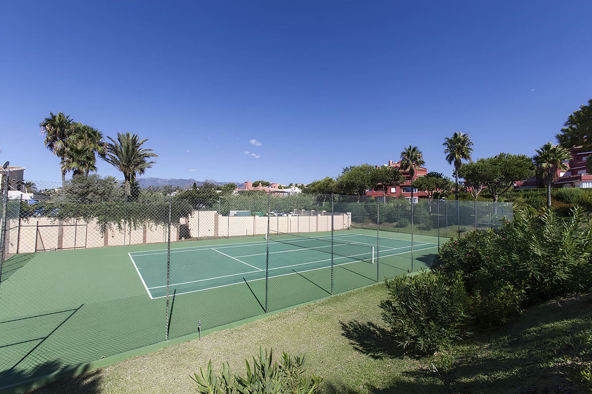 2 quarto Apartamento para venda em Elviria com piscina - 890 000 € (Ref: 9586803)