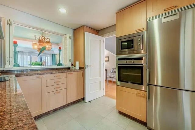 4 makuuhuone Omakotitalo myytävänä paikassa Costalita, Estepona mukana uima-altaan - 1 095 000 € (Ref: 9596465)