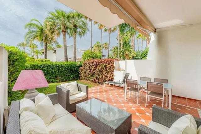 4 makuuhuone Omakotitalo myytävänä paikassa Costalita, Estepona mukana uima-altaan - 1 095 000 € (Ref: 9596465)