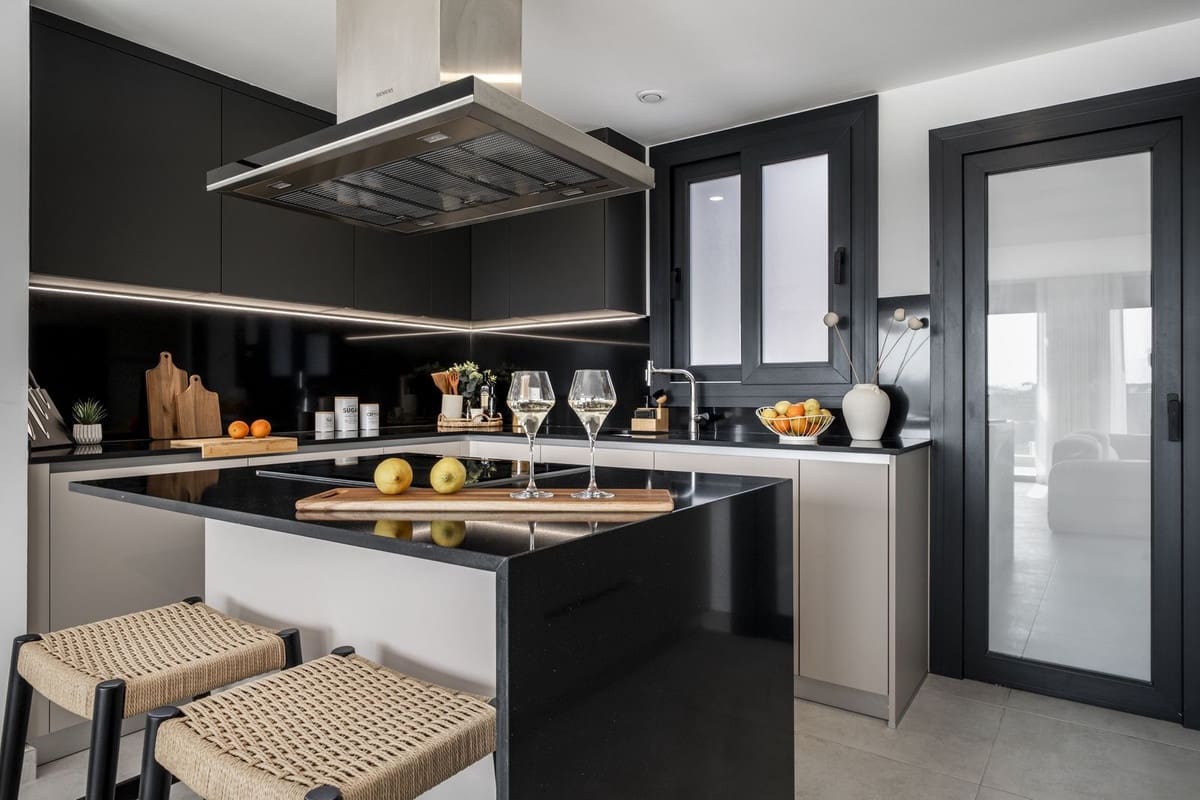 3 soveværelse Penthouse til salg i Estepona med swimmingpool - € 895.000 (Ref: 9596466)