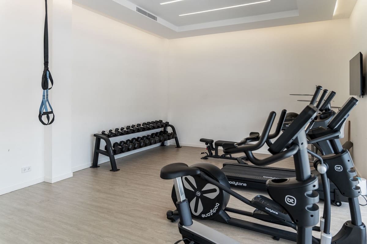 3 soveværelse Penthouse til salg i Estepona med swimmingpool - € 895.000 (Ref: 9596466)