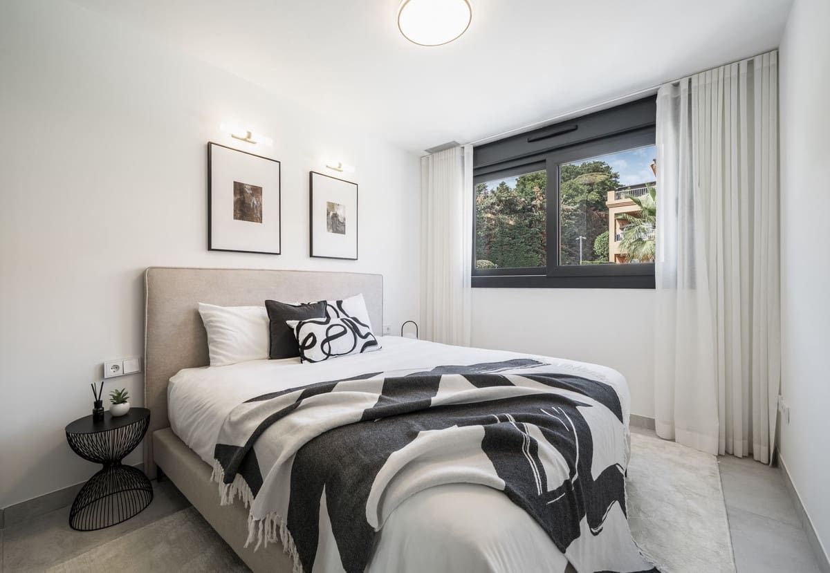 3 soveværelse Penthouse til salg i Estepona med swimmingpool - € 895.000 (Ref: 9596466)