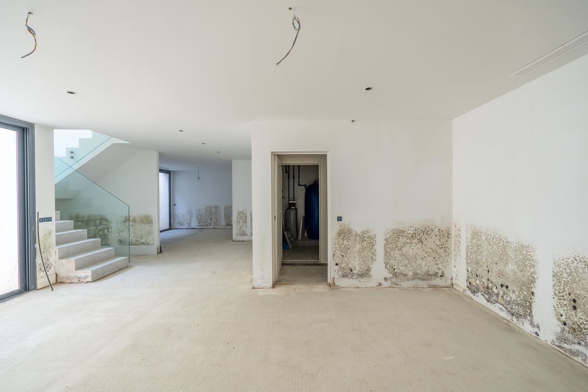 3 makuuhuone Huvila myytävänä paikassa Estepona mukana uima-altaan - 950 000 € (Ref: 9596467)