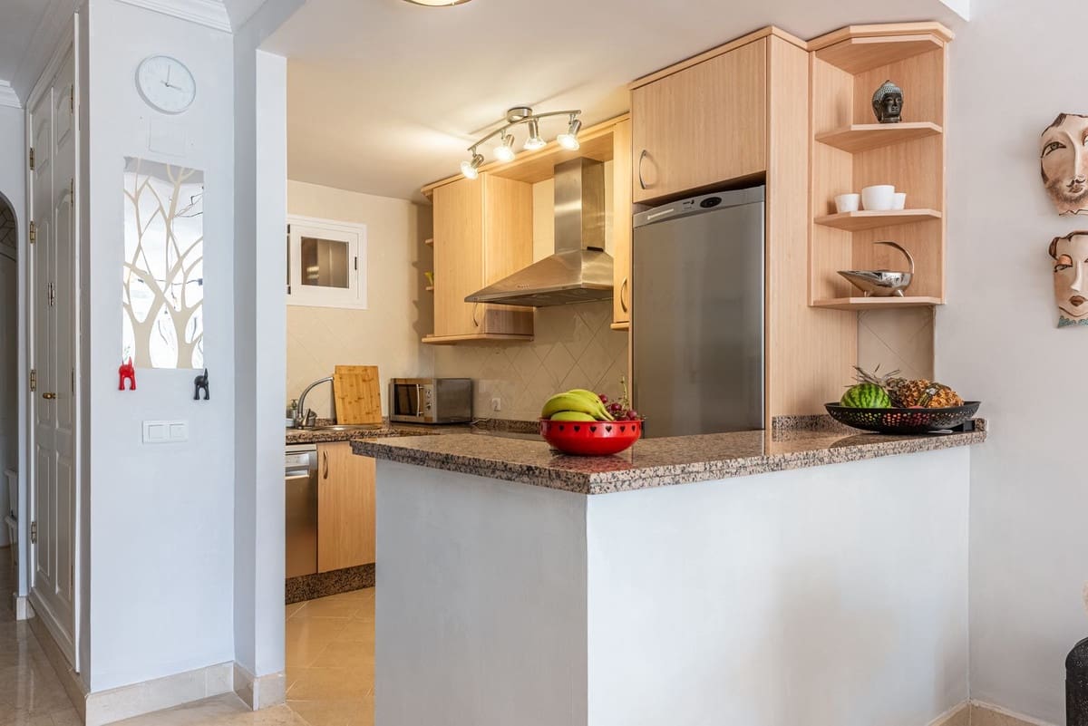 2 soverom Leilighet til salgs i Elviria med svømmebasseng - € 359 000 (Ref: 9622609)