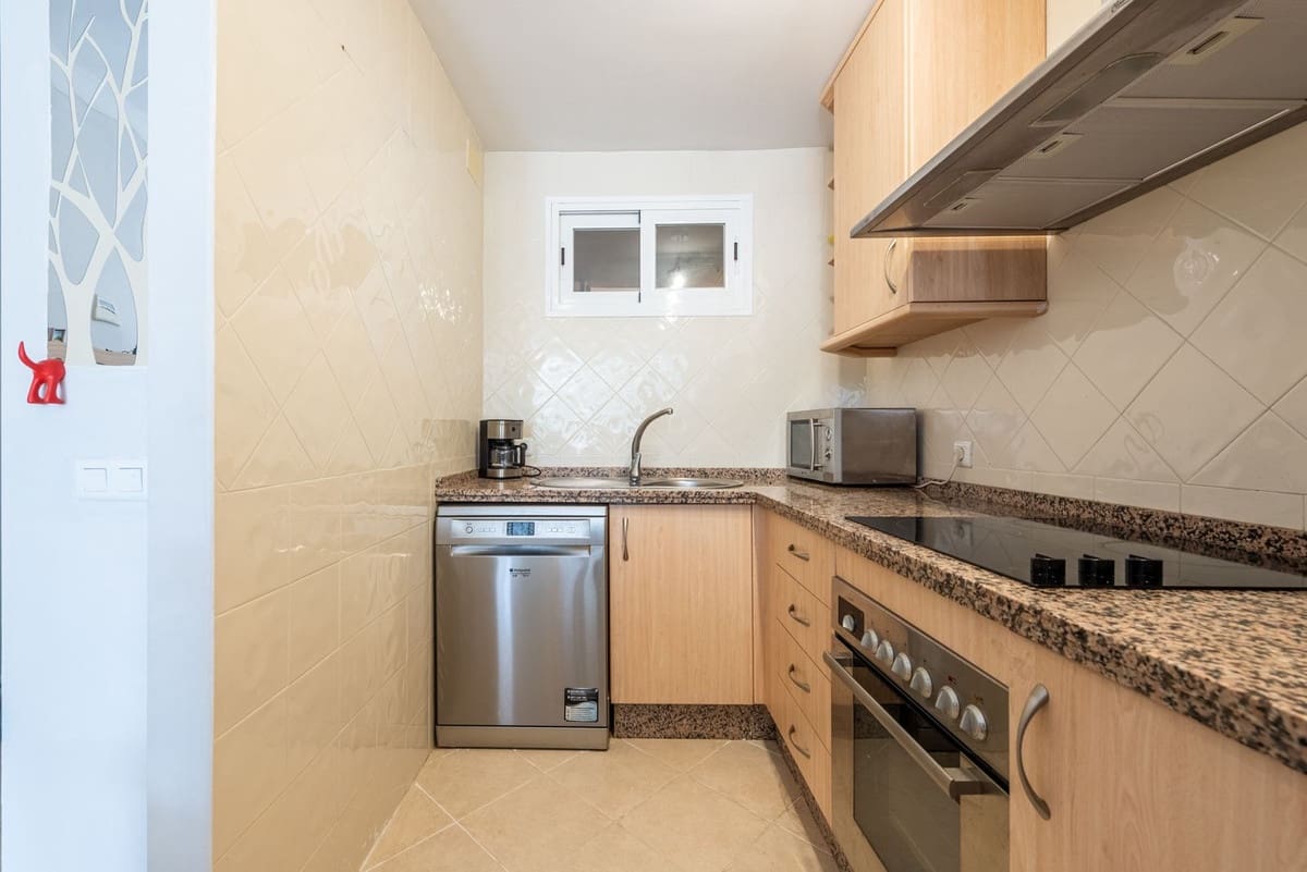 2 soverom Leilighet til salgs i Elviria med svømmebasseng - € 359 000 (Ref: 9622609)