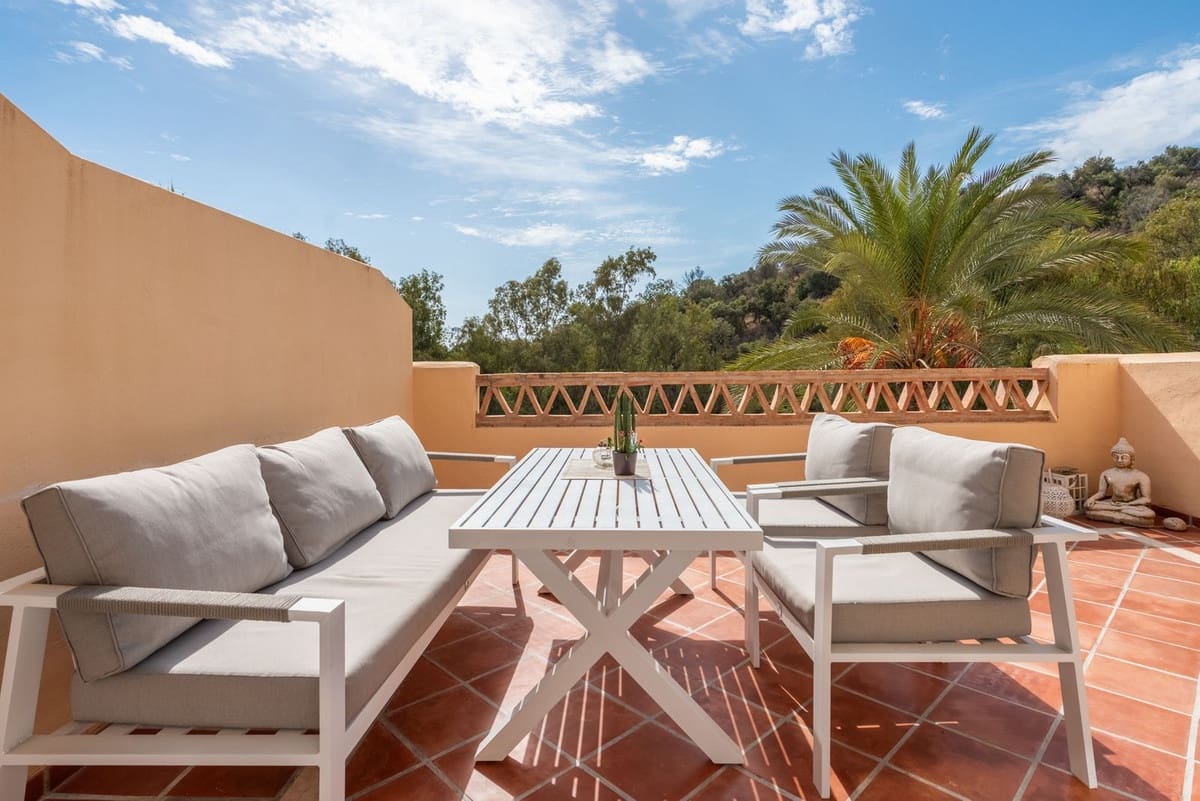 2 soverom Leilighet til salgs i Elviria med svømmebasseng - € 359 000 (Ref: 9622609)