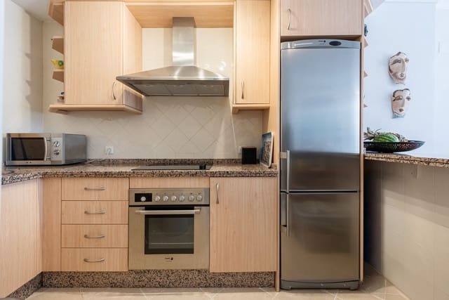 2 bedroom Apartment for sale in Elviria, Marbella with pool - € 349,000 (Ref: 9622609)