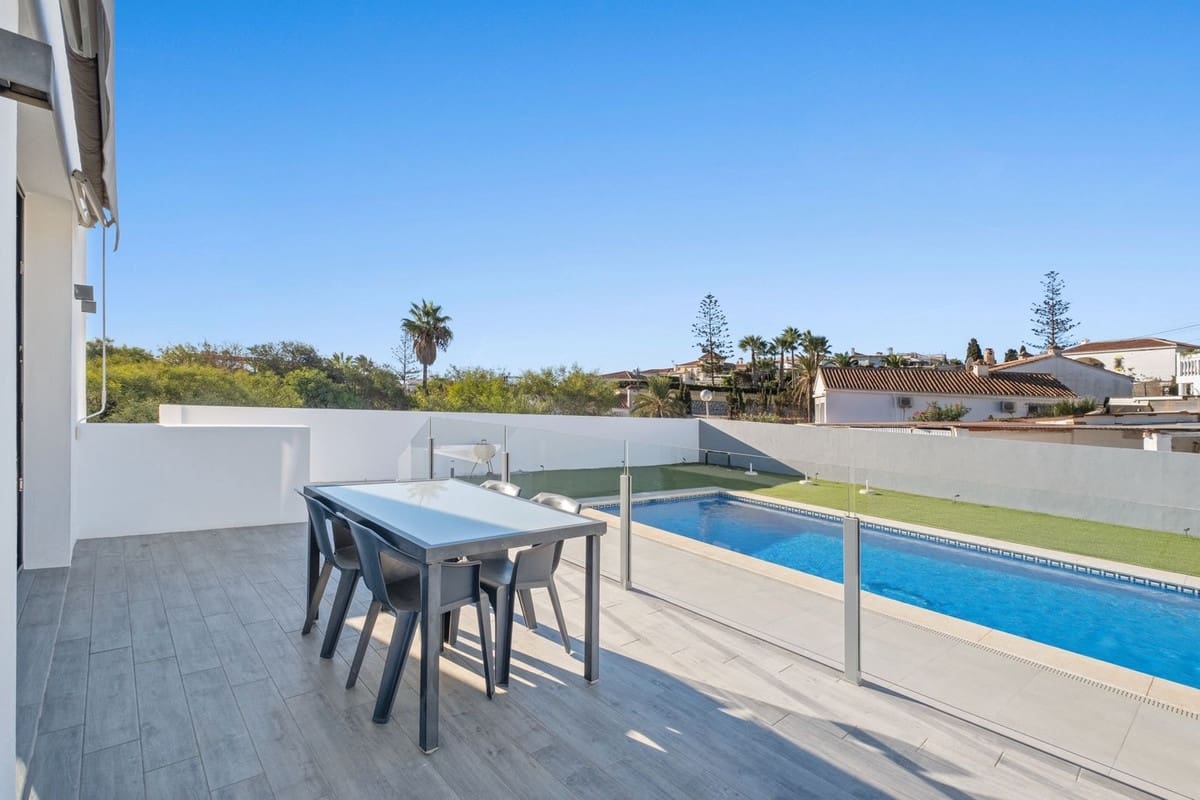 5 soverom Villa til salgs i El Faro med svømmebasseng - € 799 950 (Ref: 9622610)