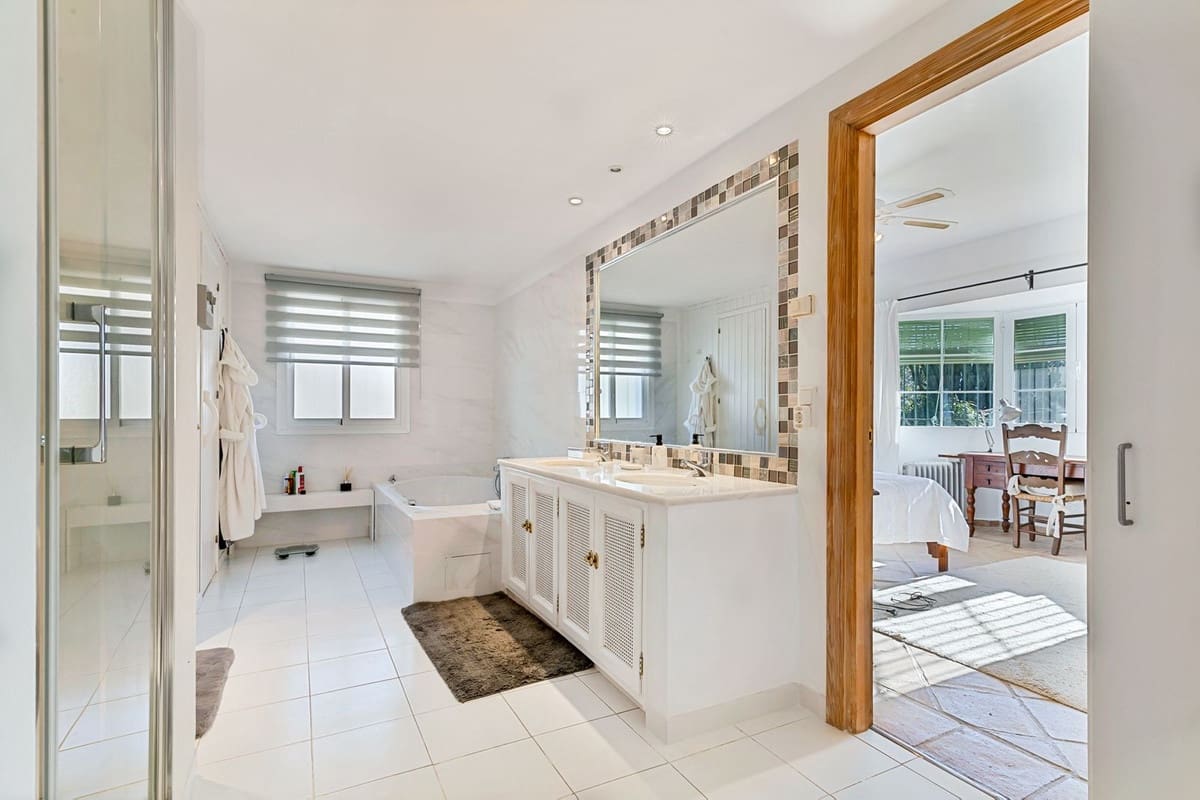 2 soveværelse Villa til salg i Benahavis med swimmingpool - € 986.000 (Ref: 9622612)