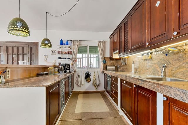 2 soveværelse Villa til salg i Benahavís pueblo, Benahavís med swimmingpool - € 986.000 (Ref: 9622612)