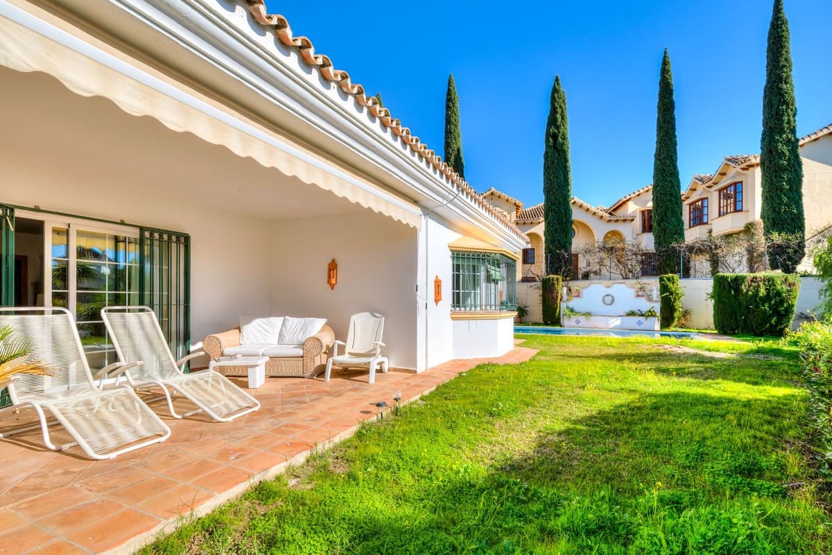 2 soveværelse Villa til salg i Benahavis med swimmingpool - € 986.000 (Ref: 9622612)