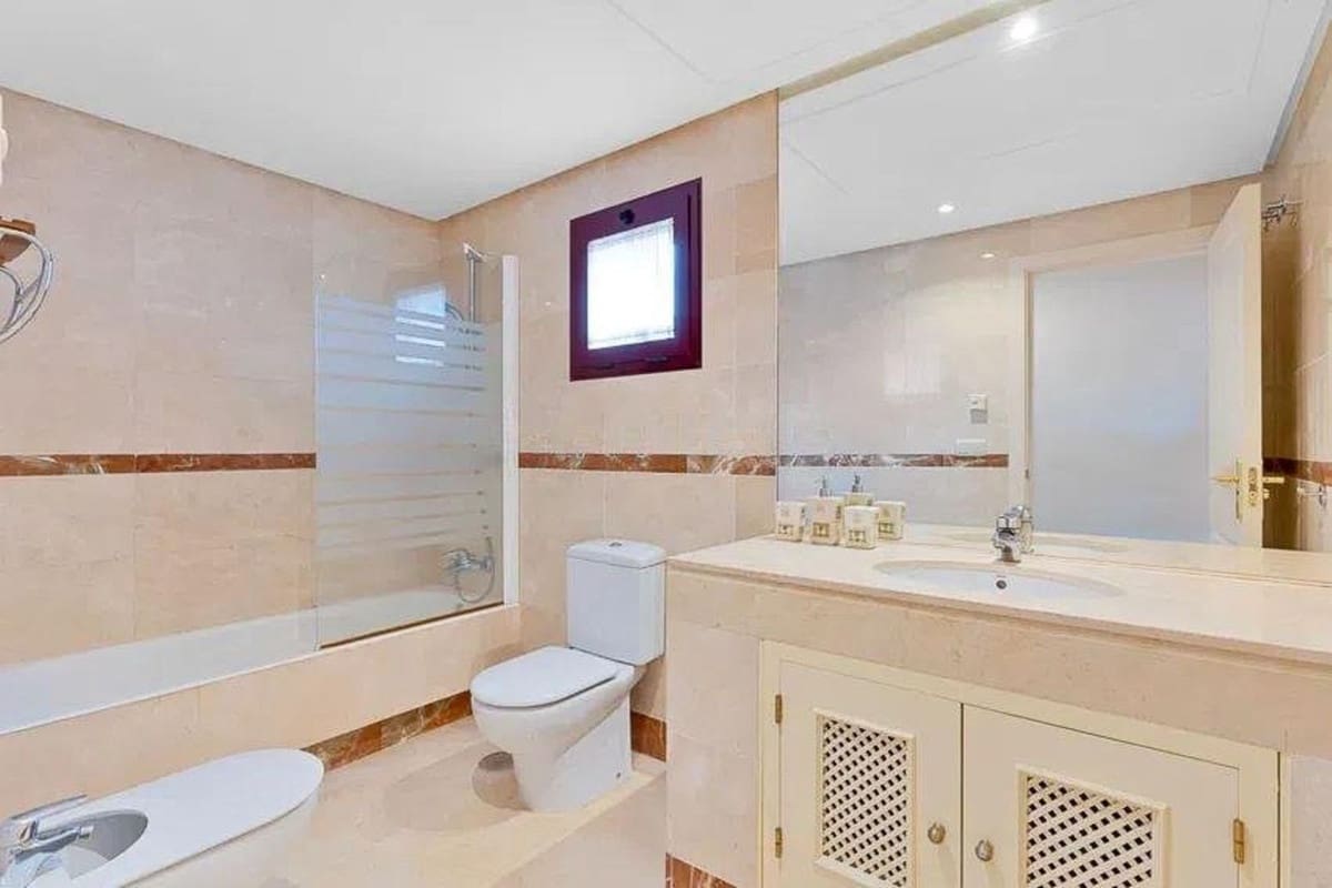 2 bedroom Apartment for sale in San Pedro de Alcantara with pool - € 845,000 (Ref: 9622613)