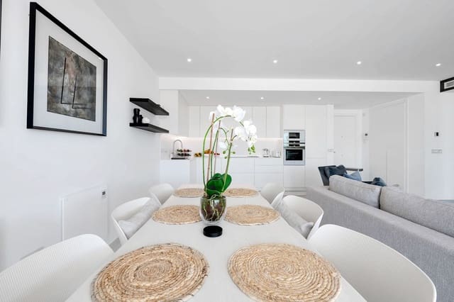 2 soveværelse Lejlighed til salg i El Paraiso, Estepona med swimmingpool garage - € 825.000 (Ref: 9622614)