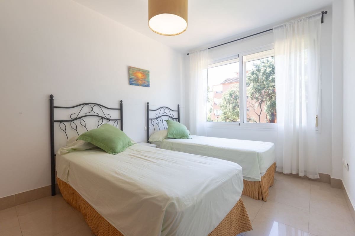 3 Zimmer Apartment zu verkaufen in Elviria mit Pool Garage - 446.000 € (Ref: 9622617)