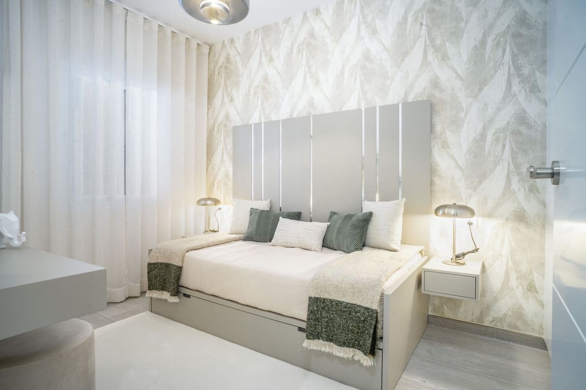 3 Zimmer Apartment zu verkaufen in Nueva Andalucia mit Pool - 995.000 € (Ref: 9622618)