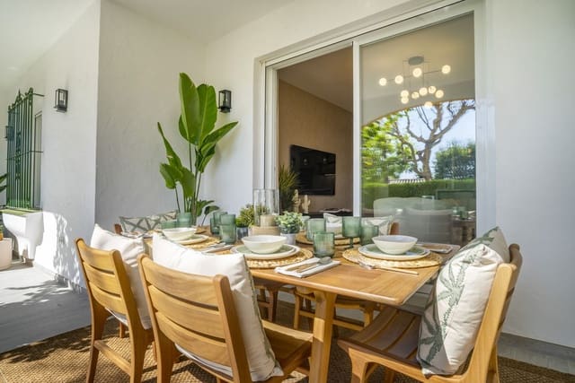 3 Zimmer Apartment zu verkaufen in Puerto Banus, Marbella mit Pool - 995.000 € (Ref: 9622618)