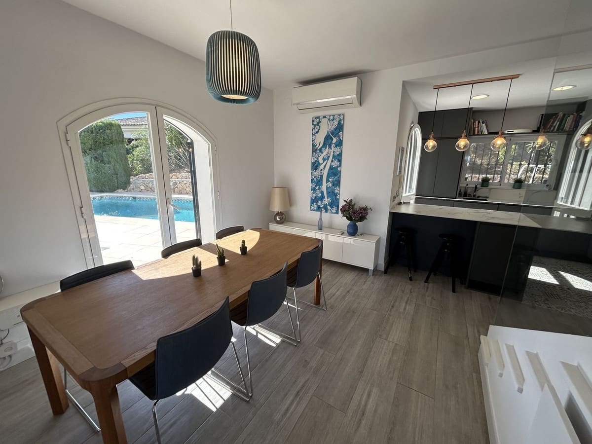 5 sovrum Villa till salu i Elviria med pool - 1 499 000 € (Ref: 9622620)