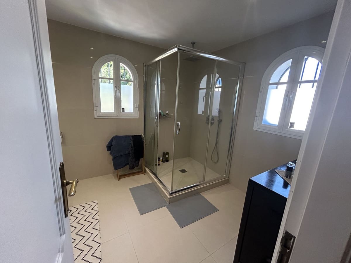 5 sovrum Villa till salu i Elviria med pool - 1 499 000 € (Ref: 9622620)