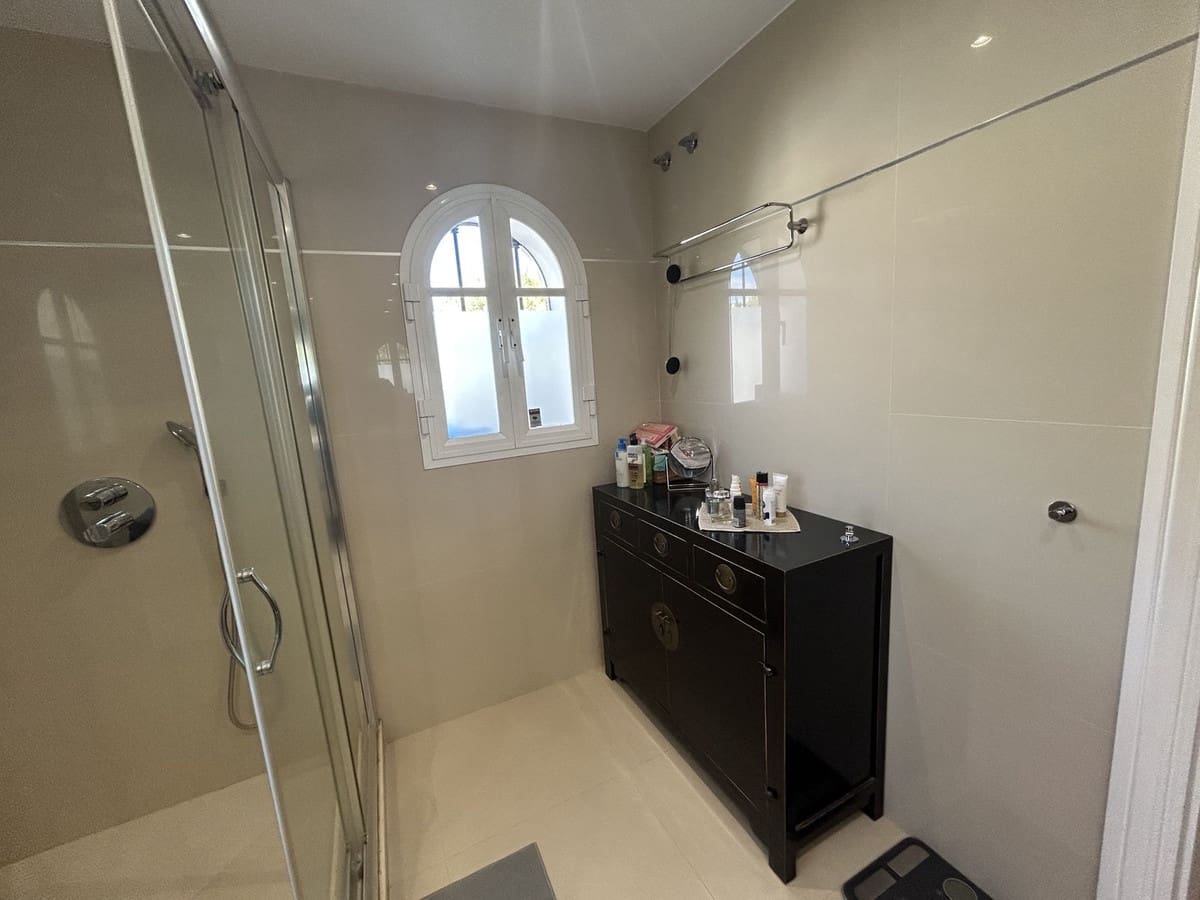 5 sovrum Villa till salu i Elviria med pool - 1 499 000 € (Ref: 9622620)