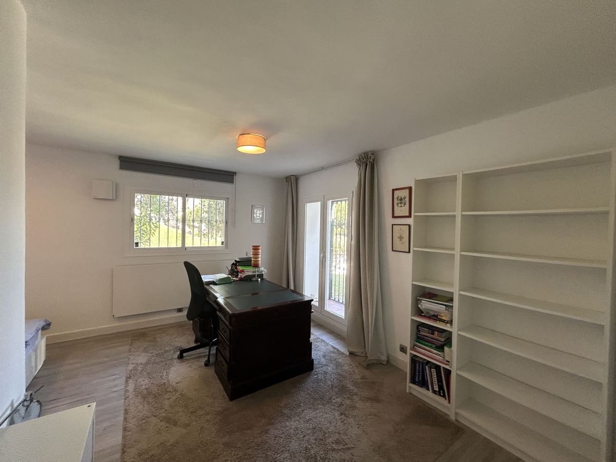 5 sovrum Villa till salu i Elviria med pool - 1 499 000 € (Ref: 9622620)