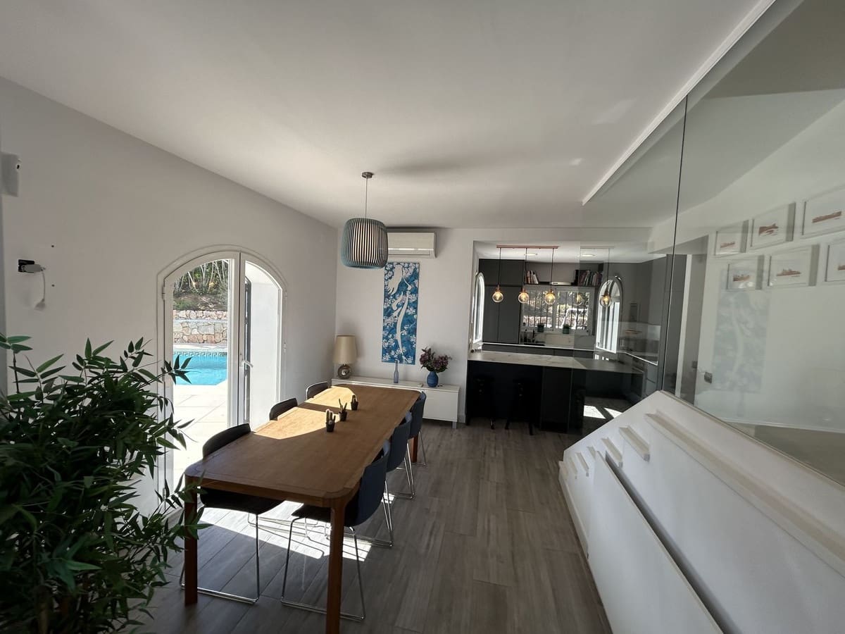 5 sovrum Villa till salu i Elviria med pool - 1 499 000 € (Ref: 9622620)