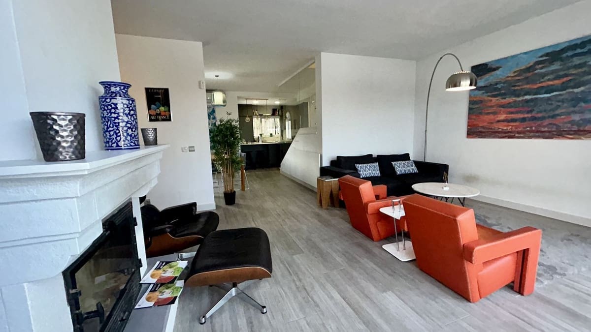 5 sovrum Villa till salu i Elviria med pool - 1 499 000 € (Ref: 9622620)