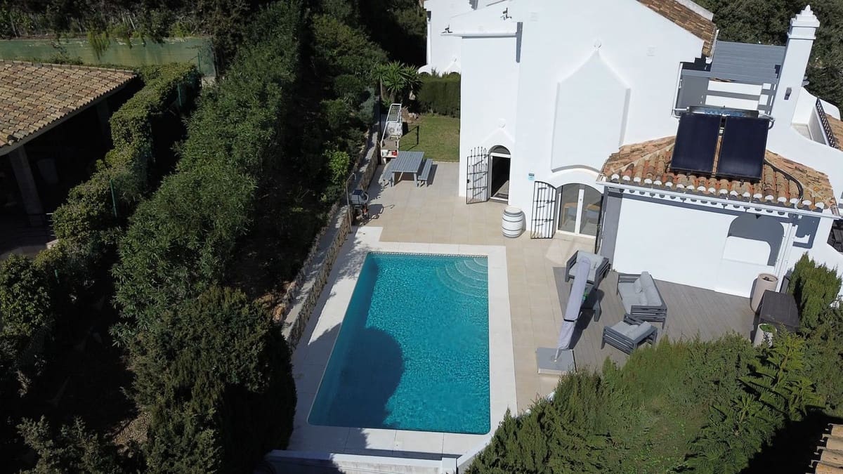 5 sovrum Villa till salu i Elviria med pool - 1 499 000 € (Ref: 9622620)