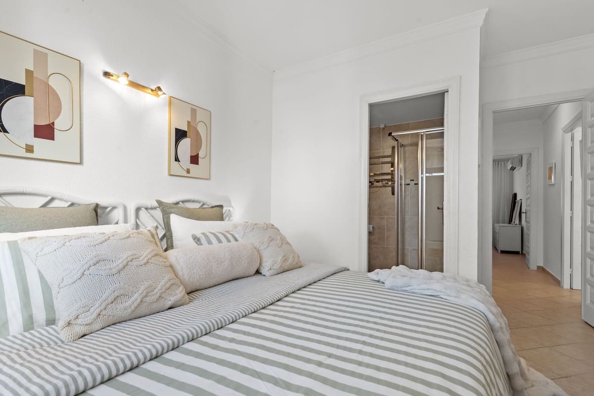 2 soverom Penthouse til salgs i Benahavis med svømmebasseng - € 315 000 (Ref: 9622621)