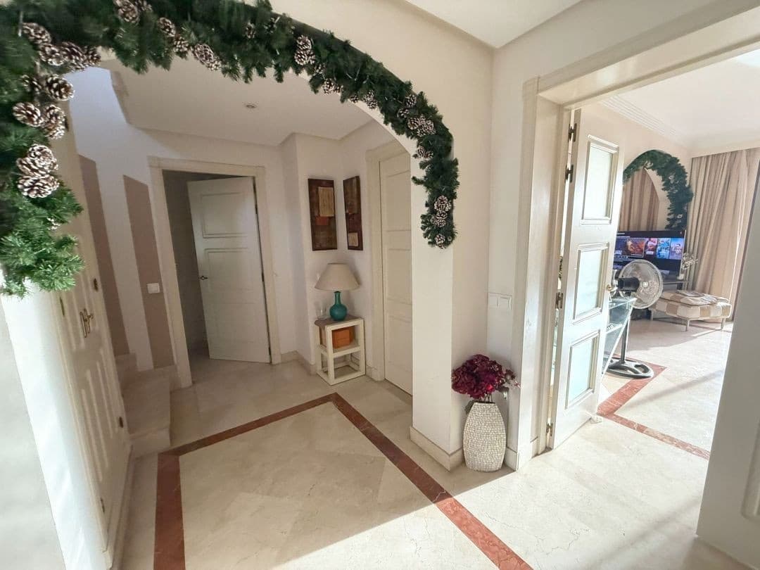 3 slaapkamer Penthouse te koop in Marbella - € 1.650.000 (Ref: 9626050)