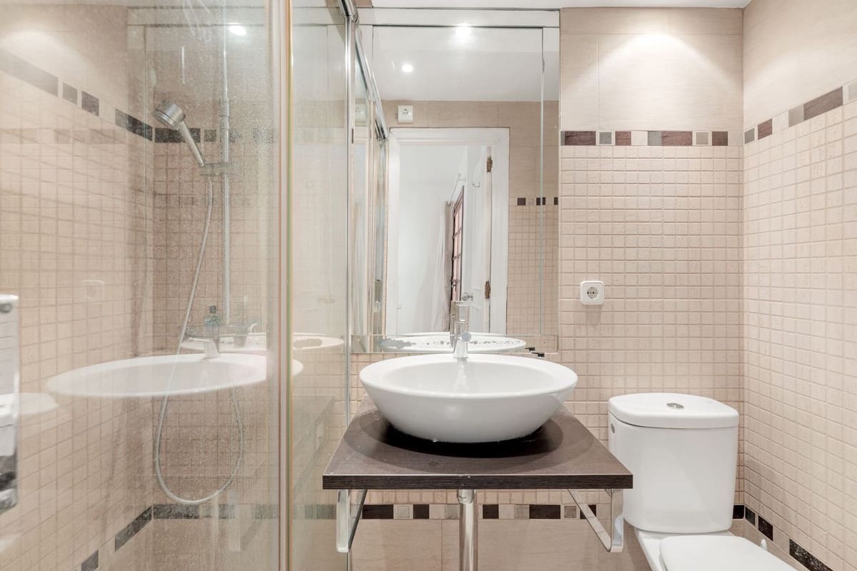 Casa de 2 habitaciones en Estepona en venta con piscina - 450.000 € (Ref: 9626051)