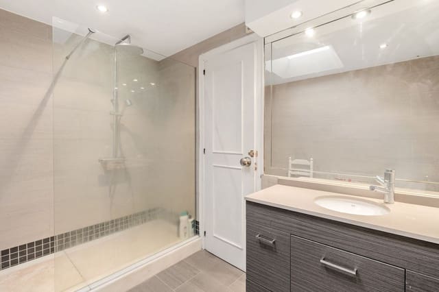 2 quarto Casa em Banda para venda em Parque Central, Estepona com piscina - 450 000 € (Ref: 9626051)