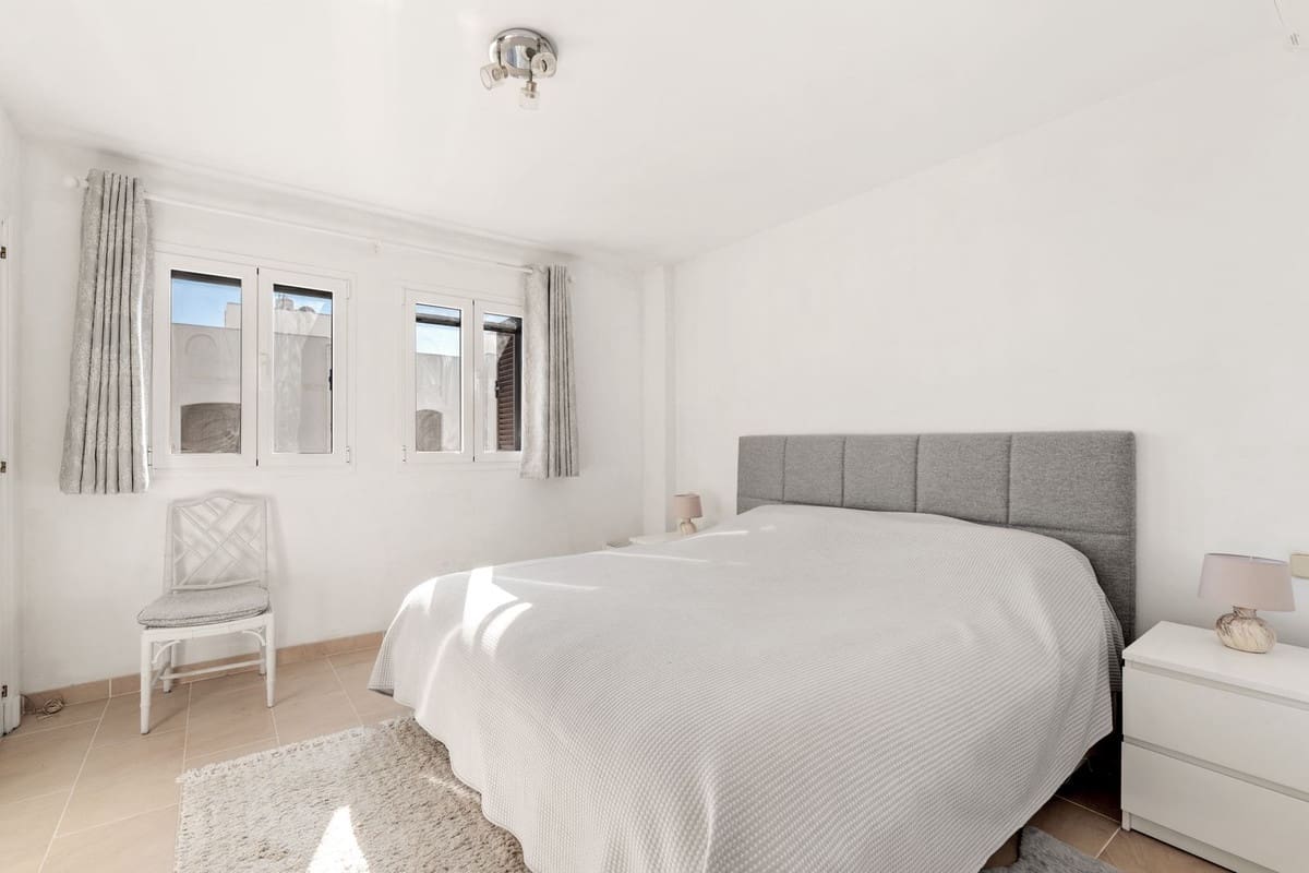 2 sypialnia Dom na sprzedaż w Estepona z basenem - 450 000 € (Ref: 9626051)