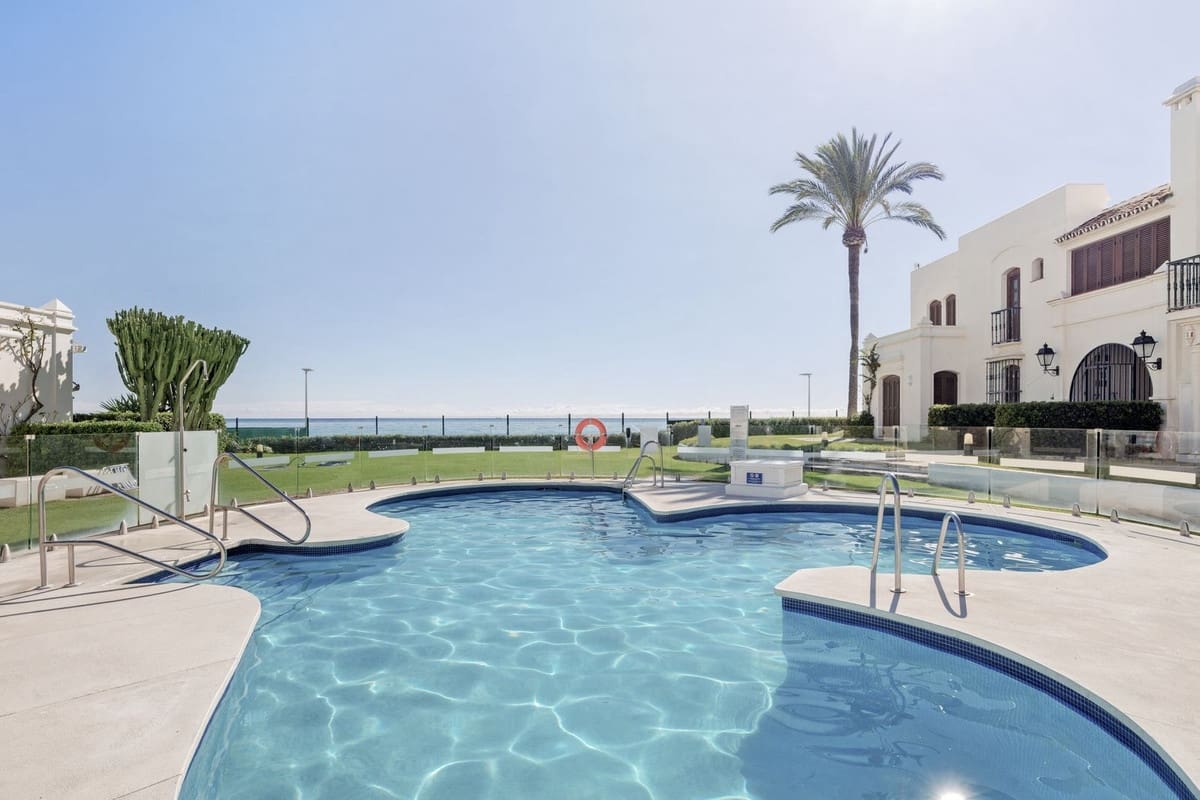 2 sypialnia Dom na sprzedaż w Estepona z basenem - 450 000 € (Ref: 9626051)
