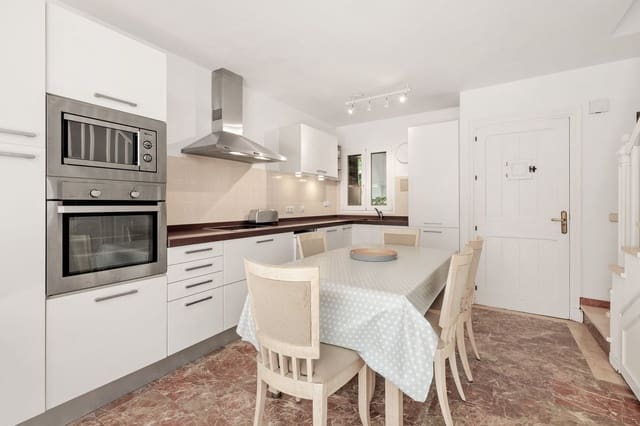 2 quarto Casa em Banda para venda em Parque Central, Estepona com piscina - 450 000 € (Ref: 9626051)