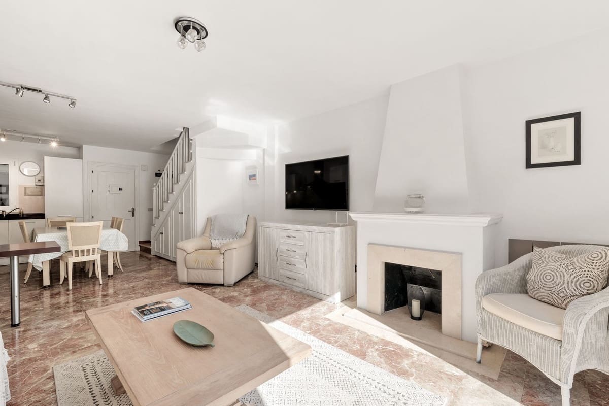 2 sypialnia Dom na sprzedaż w Estepona z basenem - 450 000 € (Ref: 9626051)