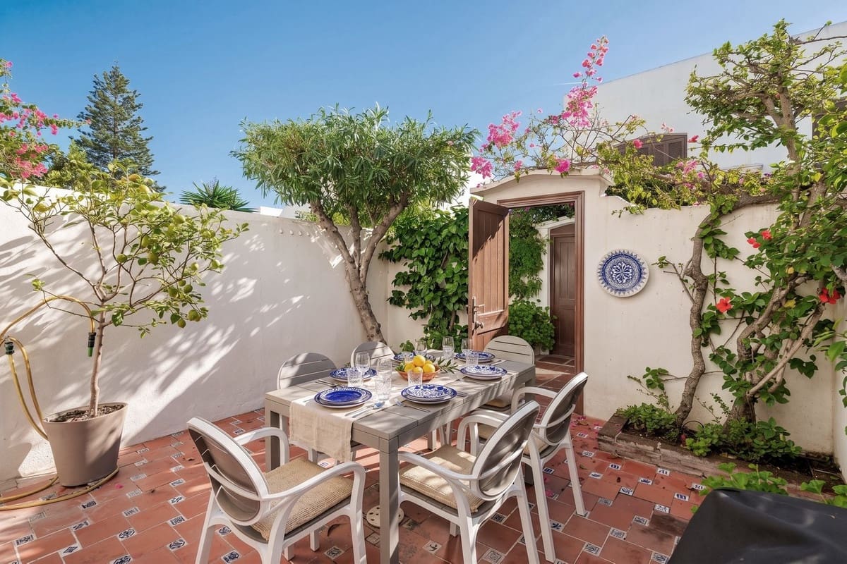 2 sypialnia Dom na sprzedaż w Estepona z basenem - 450 000 € (Ref: 9626051)