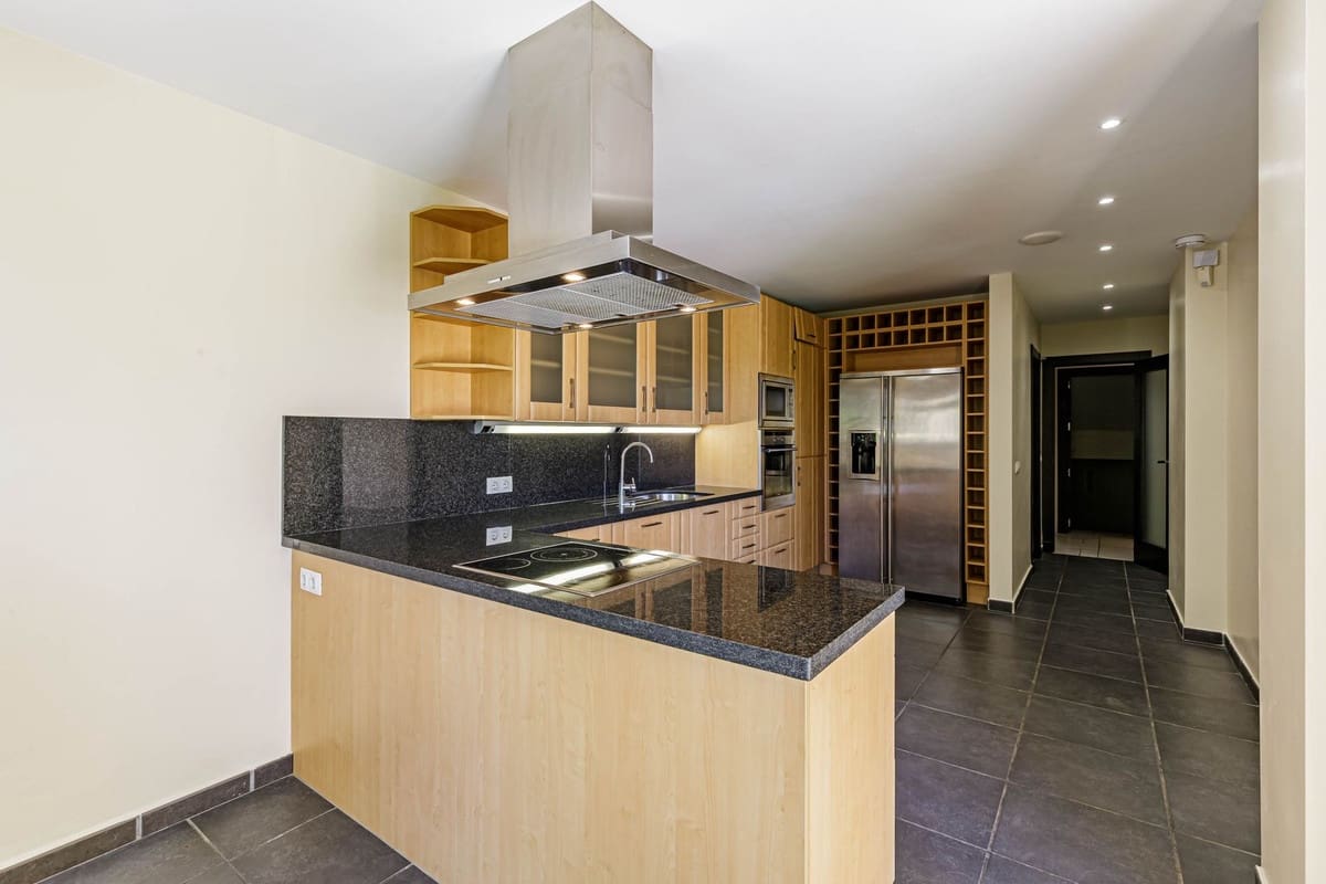 5 soveværelse Villa til salg i Los Arqueros med swimmingpool - € 2.695.000 (Ref: 9626052)