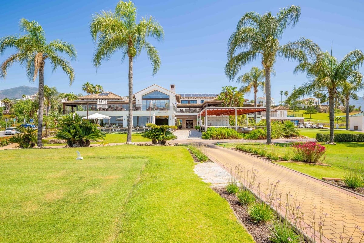 5 soveværelse Villa til salg i Los Arqueros med swimmingpool - € 2.695.000 (Ref: 9626052)