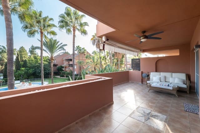 2 sovrum Lägenhet till salu i Puerto Banus, Marbella med pool - 800 000 € (Ref: 9626053)