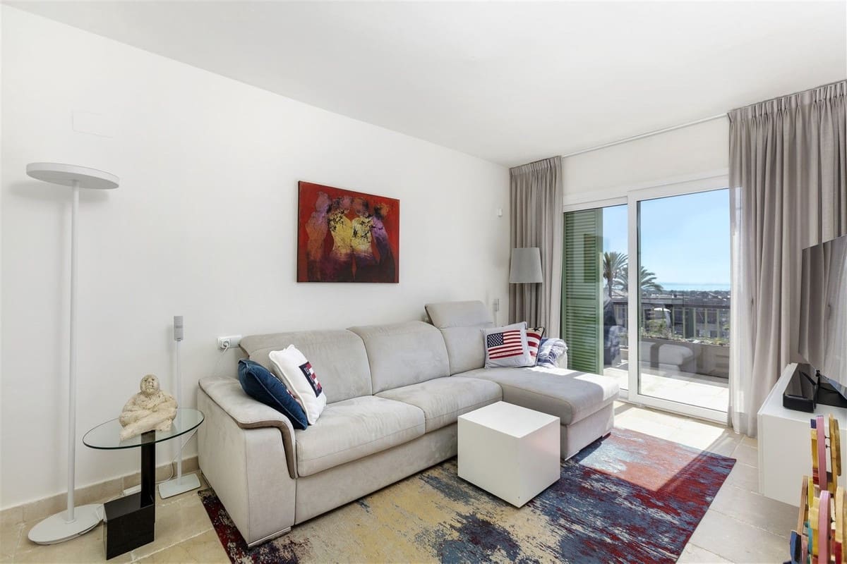 4 bedroom Apartment for sale in Los Flamingos with pool - € 1,195,000 (Ref: 9626059)