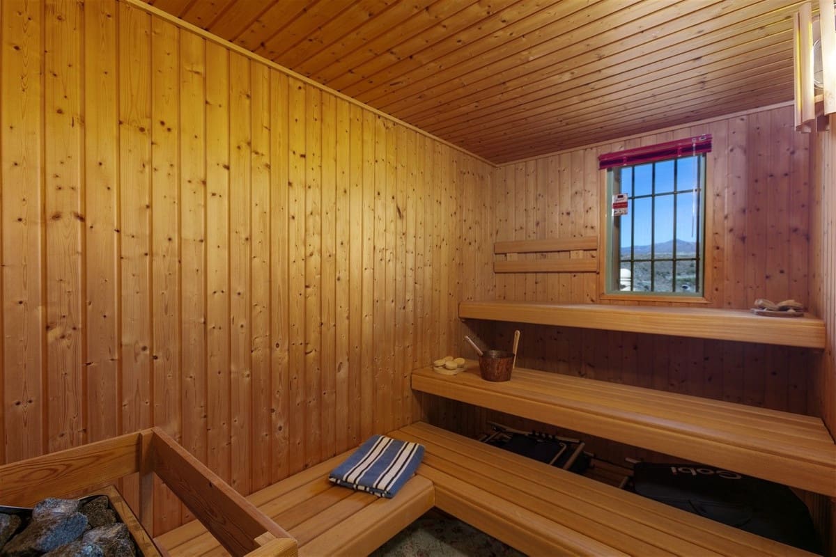 4 bedroom Apartment for sale in Los Flamingos with pool - € 1,195,000 (Ref: 9626059)