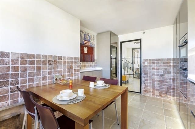 4 makuuhuone Huoneisto myytävänä paikassa Los Flamingos, Benahavís mukana uima-altaan - 1 195 000 € (Ref: 9626059)