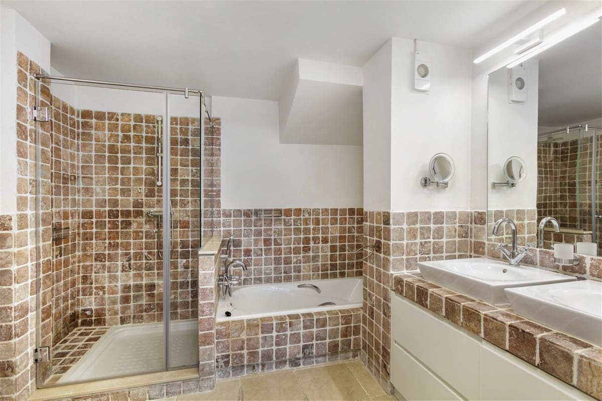 4 bedroom Apartment for sale in Los Flamingos with pool - € 1,195,000 (Ref: 9626059)