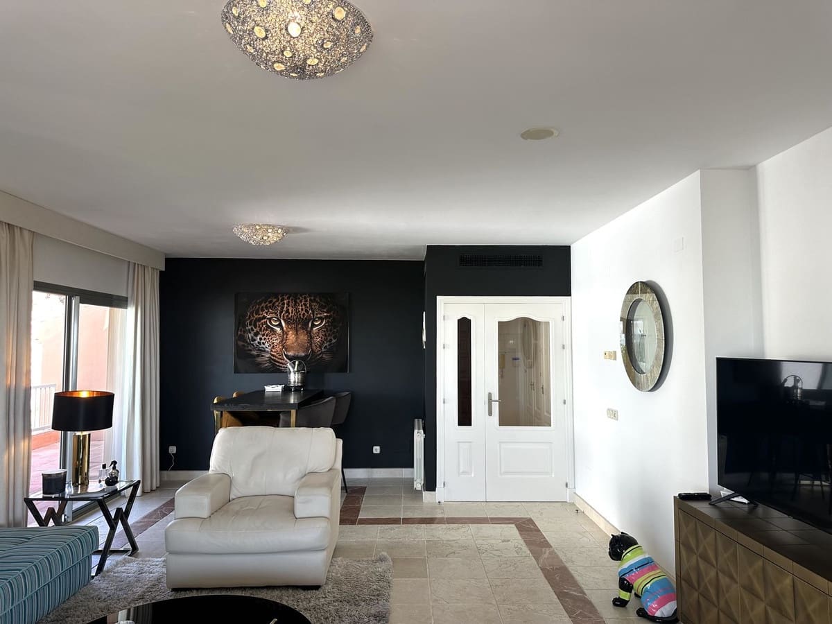 Ático de 3 habitaciones en Benahavís en venta con piscina - 1.125.000 € (Ref: 9626060)