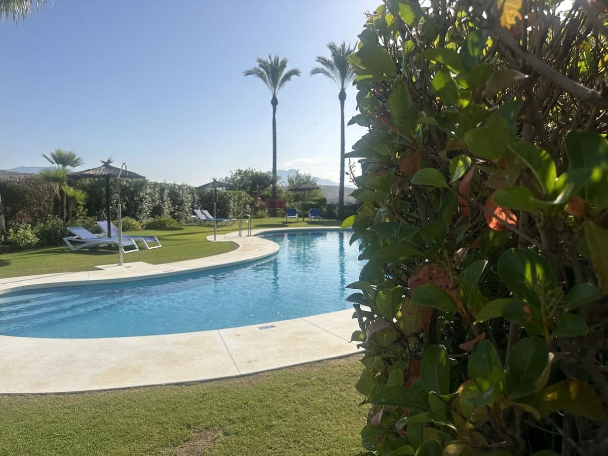 Ático de 3 habitaciones en Benahavís en venta con piscina - 1.125.000 € (Ref: 9626060)