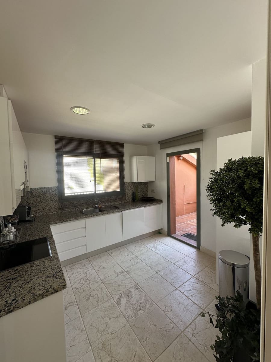 3 makuuhuone Kattohuoneisto myytävänä paikassa Benahavis mukana uima-altaan - 1 050 000 € (Ref: 9626060)