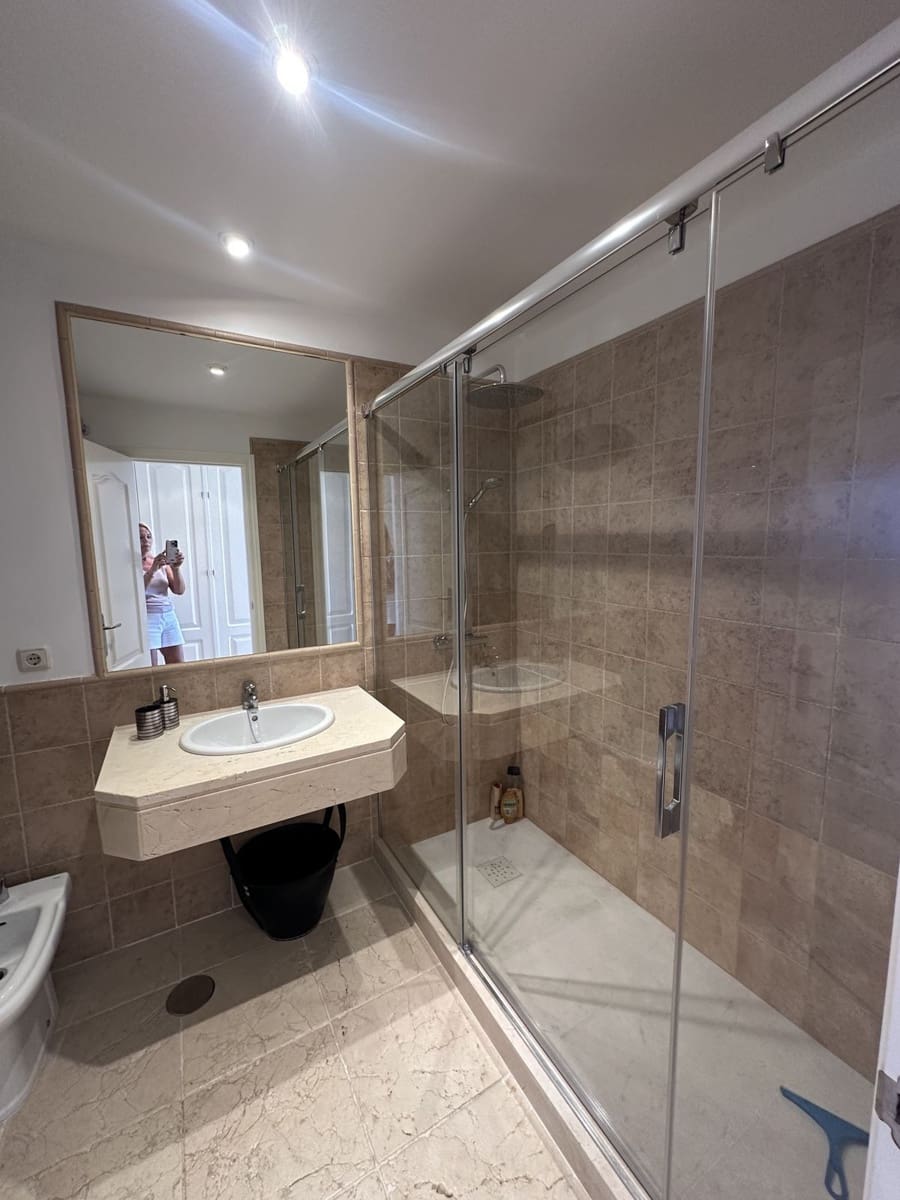 3 makuuhuone Kattohuoneisto myytävänä paikassa Benahavis mukana uima-altaan - 1 050 000 € (Ref: 9626060)