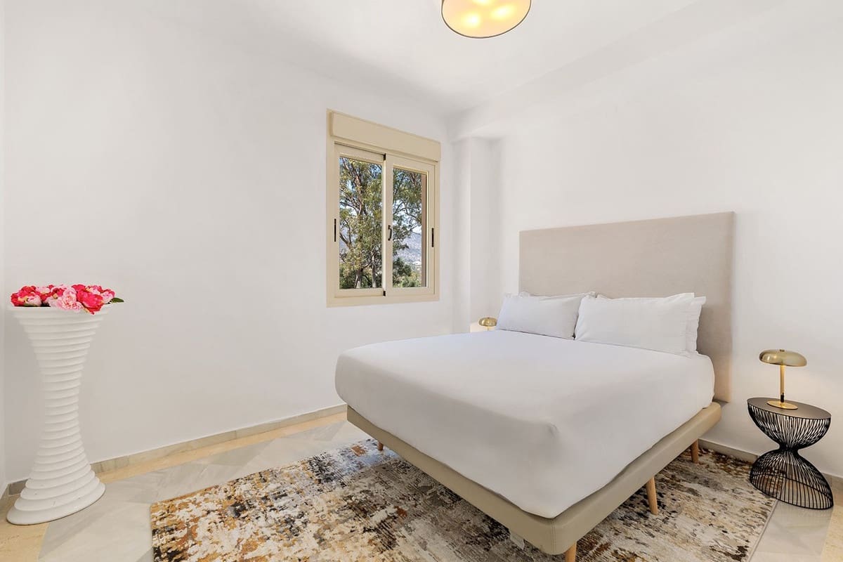 3 slaapkamer Appartement te koop in Nueva Andalucia met zwembad - € 595.000 (Ref: 9626062)