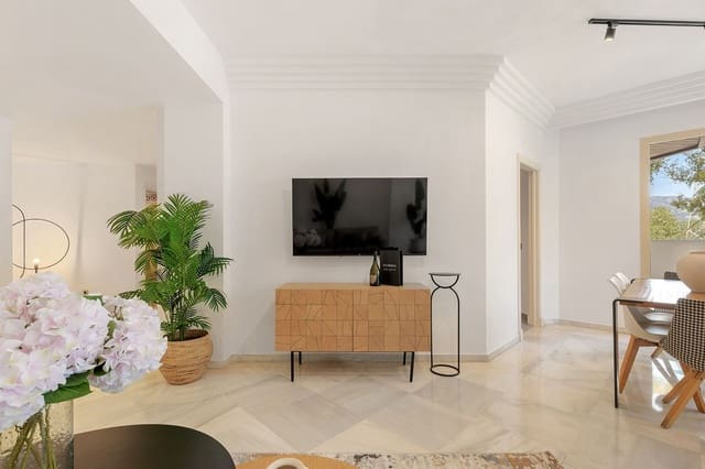 3 slaapkamer Appartement te koop in Puerto Banus, Marbella met zwembad - € 595.000 (Ref: 9626062)